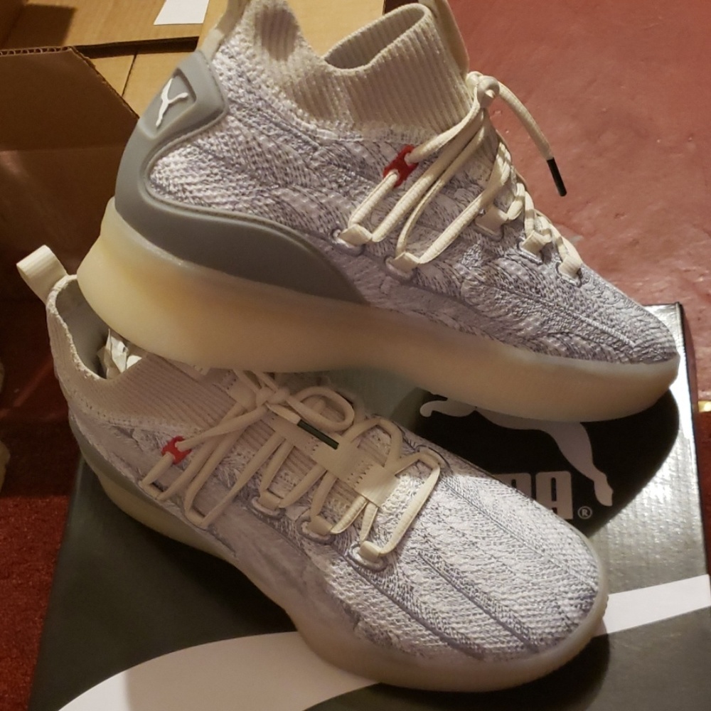 Sneakers - Picture 7 of 8